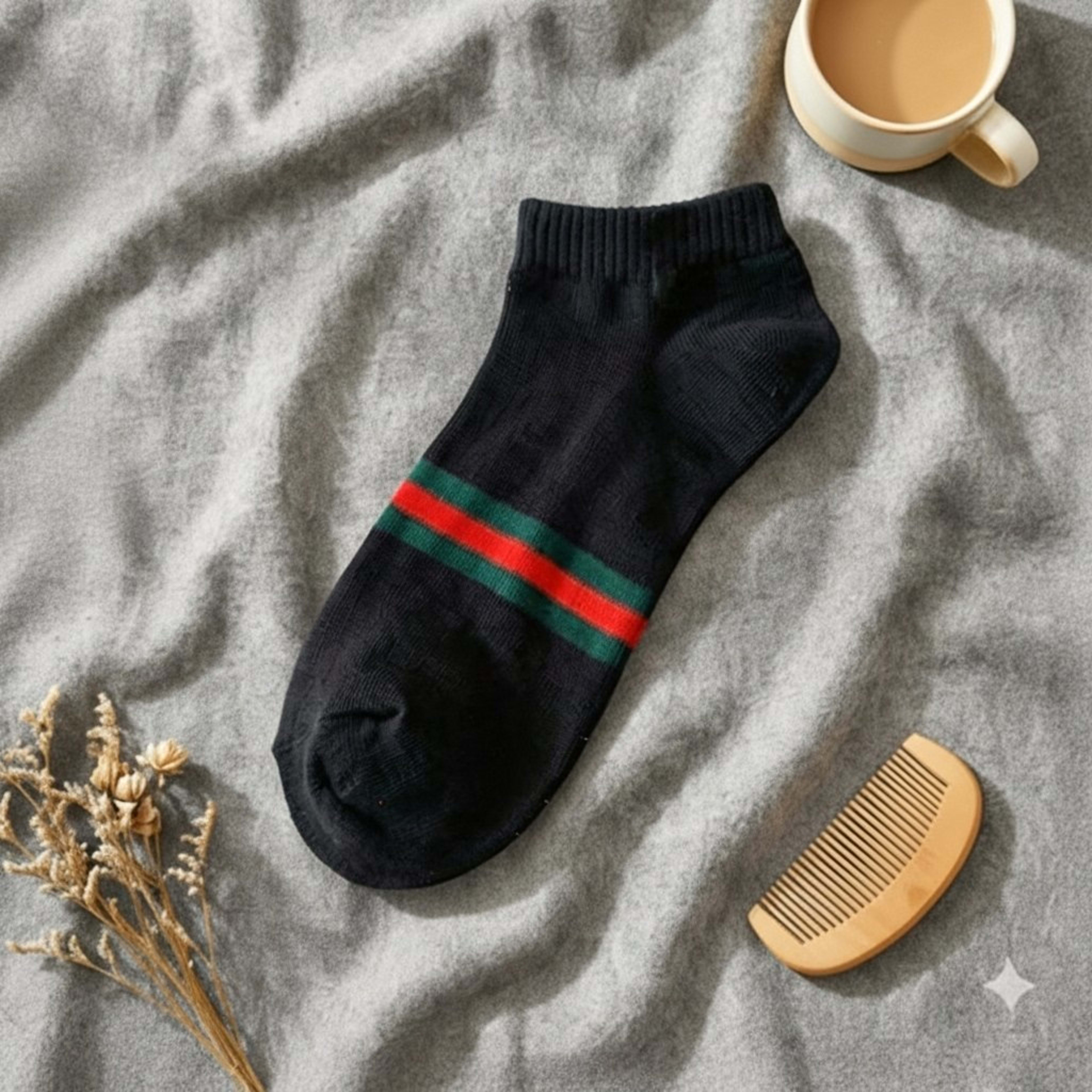 جوارب كلاسيك مخططة قصيرة سوداء