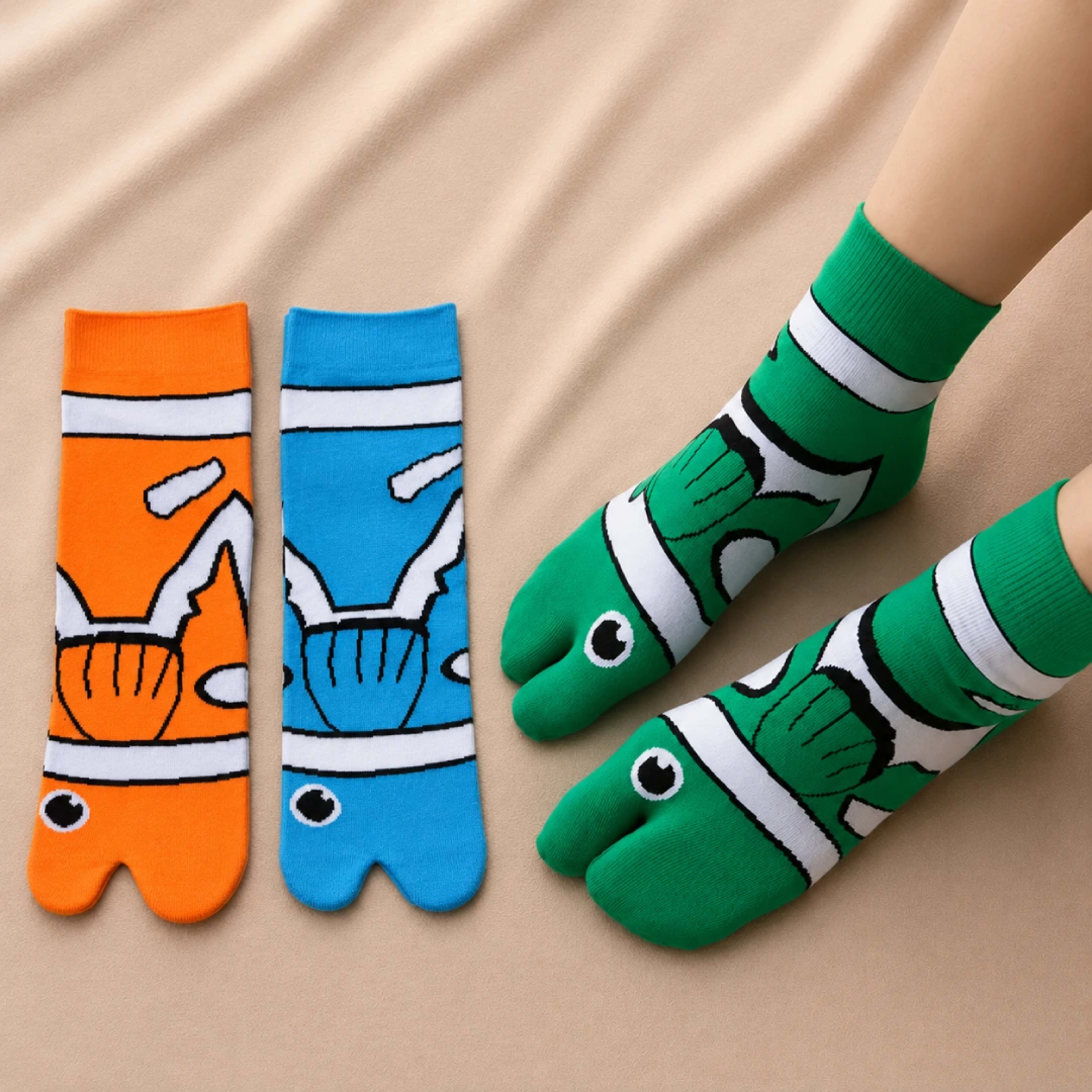 جوارب بتصميم نيمو (Tabi Socks)