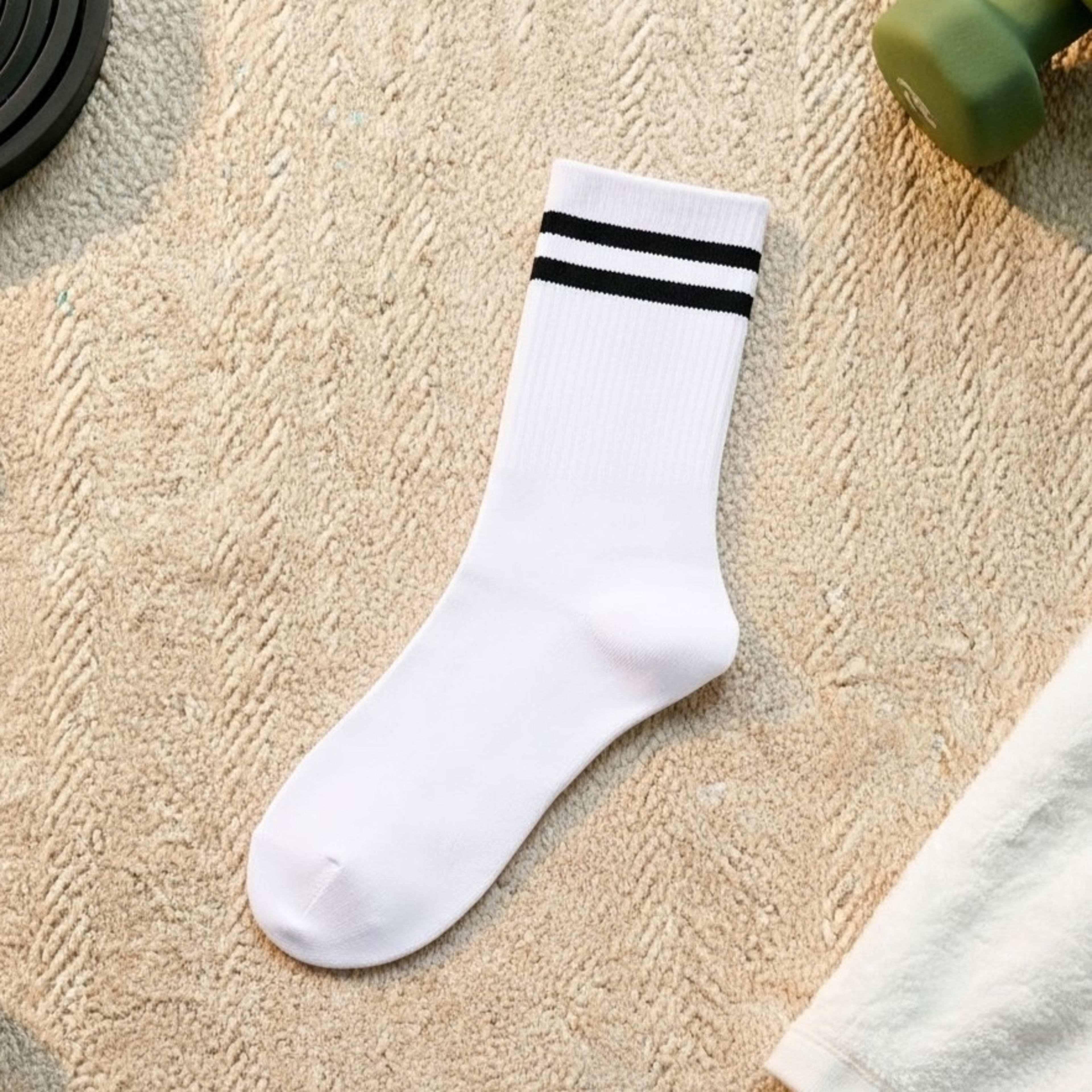 جوارب ب خطين طويلة thumbnail 3